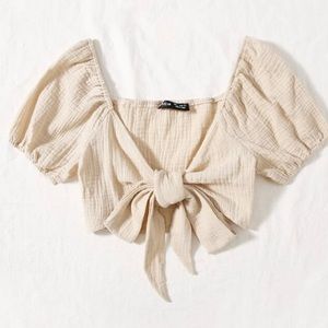 Brand new never worn. Didn’t fit me.